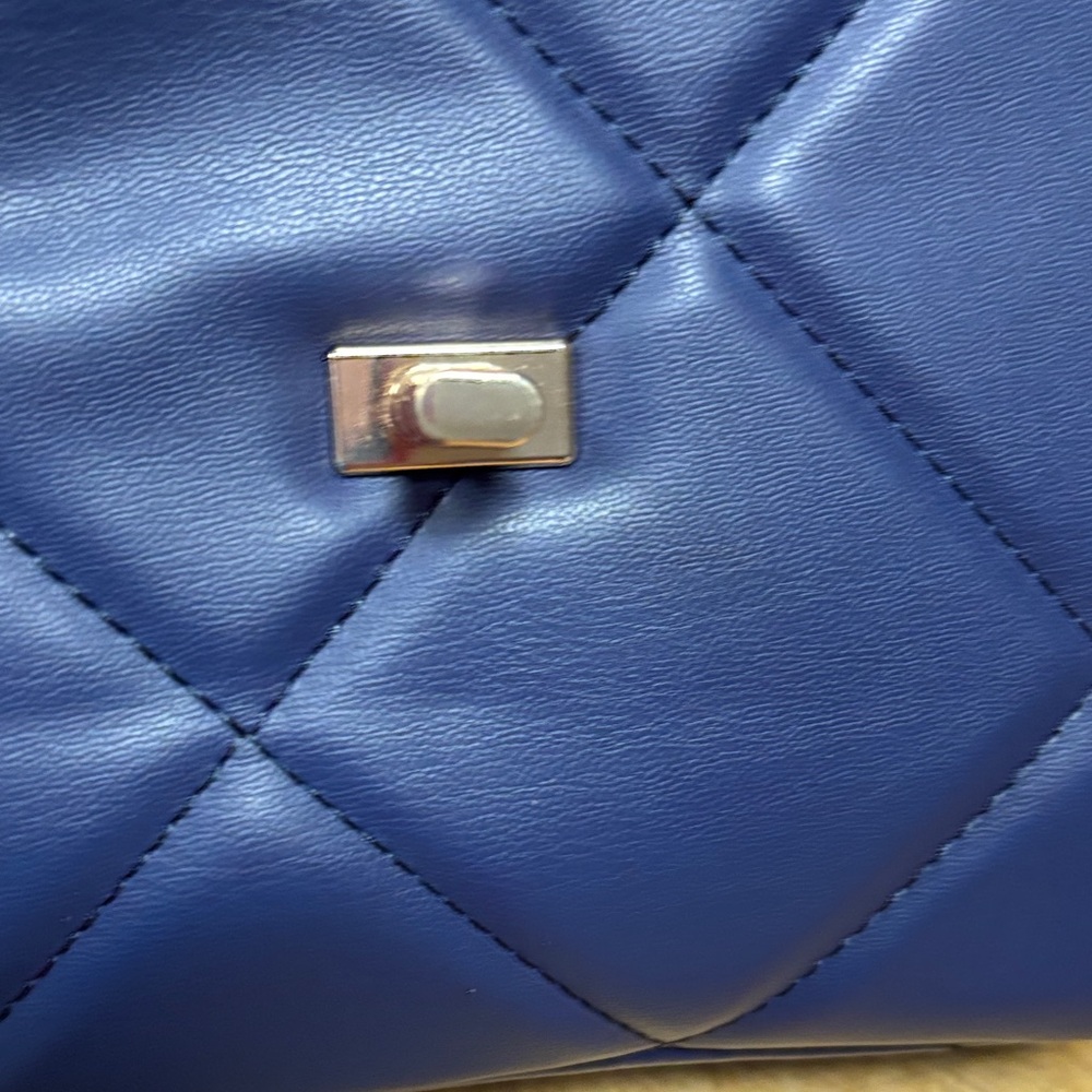 Badgley Mischka Quilted Navy Shoulder Bag with Gold Chain - Picture 9 of 10